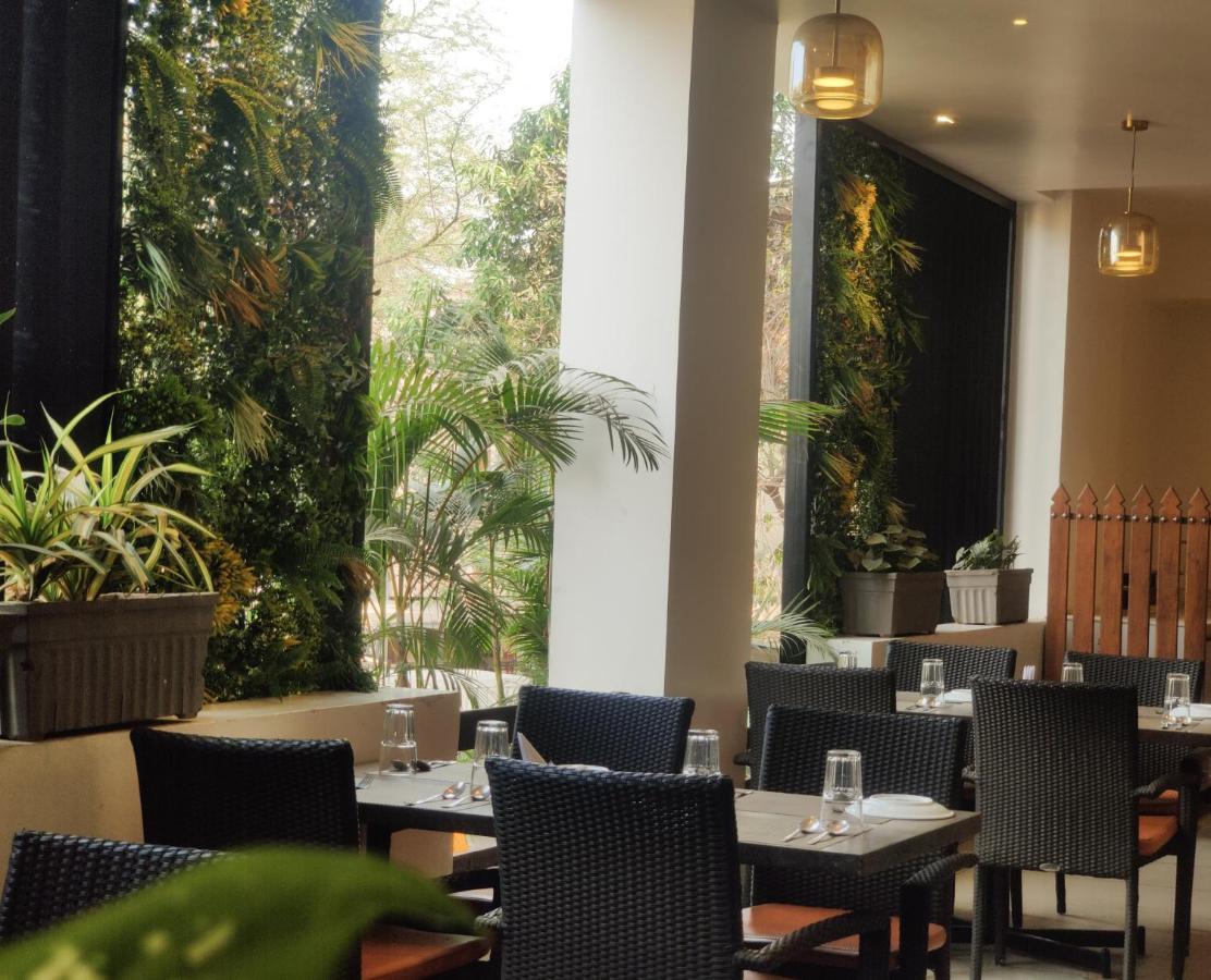 Regenta Place Raysons Kolhapur Exterior photo